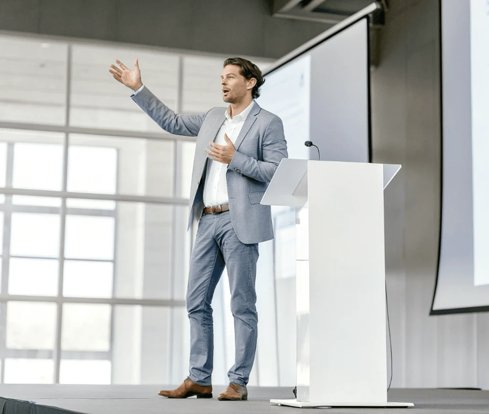 Практический ивент про управление командой
и профессиональный рост